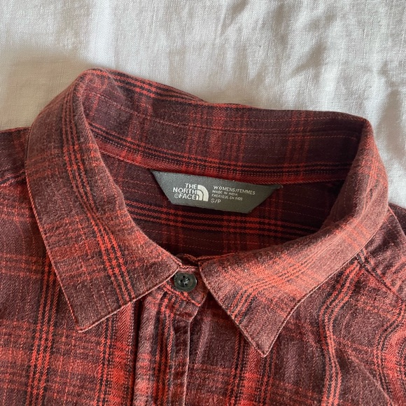 The North Face Red Plaid Flannel Shirt Size Small - Picture 8 of 9